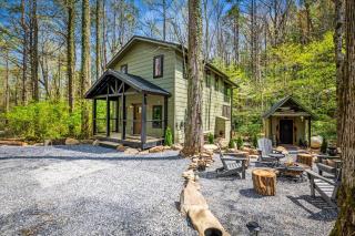The Greenhouse NEW - 450ft to Trailhead - 0