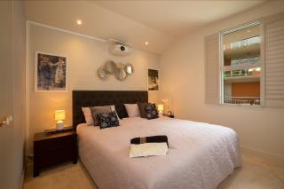 Lakefront Mountain Views Stylish unit - 6