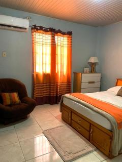 Relaxing 2 bedroom with AC, WiFi, Central Location - 5