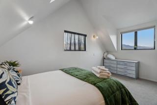 Remarkable Views on Stone Ridge - 1