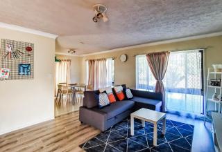 Entire independent 3 bdrm house - 4