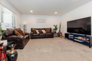 Hyde Park Haven - your home away from home - minutes north of Logan and USU - 3