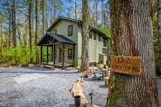 Dollys Retreat & The Greenhouse - 450ft to trails - 1