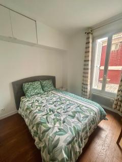 Comfort Parisian Room and Sofa Bed 1 min to Metro M4 & T3A Paris Chambre chez Habitant - 1