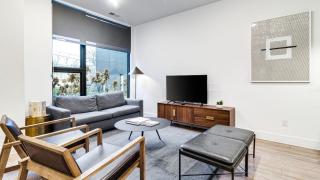 The Grove by AvantStay Stylish Group Stay with Private Bathrooms - 5