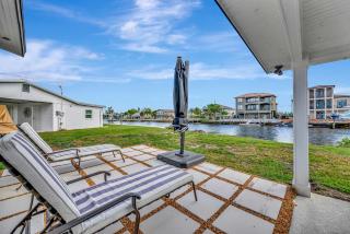 Oyster House Waterfront 3b2b Kayaks BBQ Games - 5