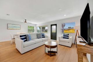 Oyster House Waterfront 3b2b Kayaks BBQ Games - 4