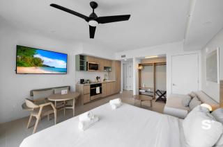 High-Rise Studio in DTW - City Views & Gym - 1