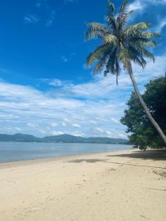 Beachfront Deluxe Apartment in Phuket - 7
