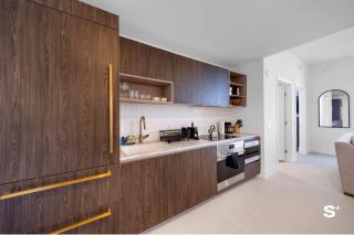 Luxury 1-BD with Breathtaking Downtown Views - 2