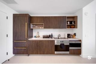 Luxury 1-BD with Breathtaking Downtown Views - 1