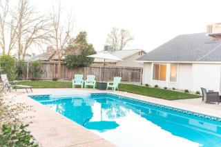 Charade House - 7