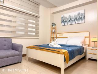 Cozy and Spacious Fast WiFi FREE Access Pool and Gym - 7