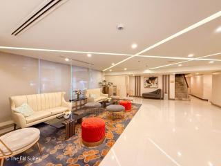 Cozy and Spacious Fast WiFi FREE Access Pool and Gym - 3