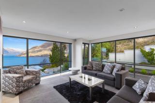 White Diamond Holiday Home - 1