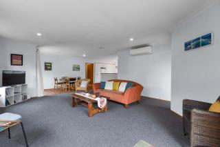 Hideaway on Edgecumbe - 2