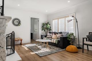 Lakefront 4BR in Port Credit, Mississauga, near GO TRAIN and Toronto Airport - 9