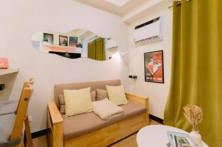 Cinema-Ready 1BR Suite with City View & Free Parking - 0