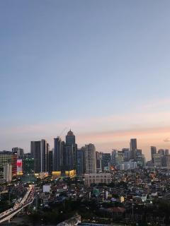 Cinema-Ready 1BR Suite with City View & Free Parking - 6