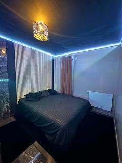 Love room cergy 13h-18h uniquement - 1