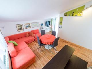 Two-Bedroom Apartment With Lake View - 8