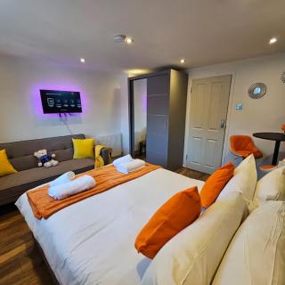 Amazing Suite, private garden - 9