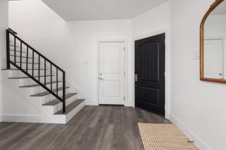 Modern 3BR Family Retreat in Downtown Houston - 1