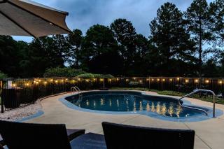 Labrador Lake with FirePit and Billiards - 2