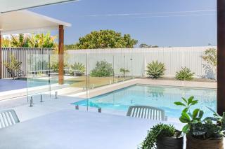 Surfrider Hideaway - steps to beach - 0