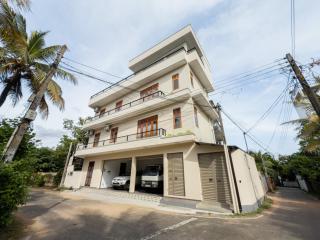 Moonlit Luxury Apartments - 9