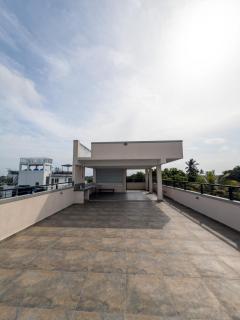 Moonlit Luxury Apartments - 7