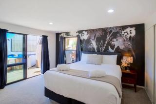 Woodlands on the Hill - 4