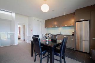 Terrace Apartment 4 With Mountain Views - 2