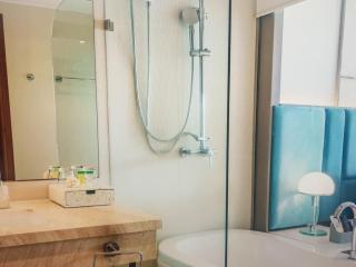 Tropical Vista Suites Bay - 8