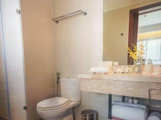 Tropical Vista Suites Bay - 7