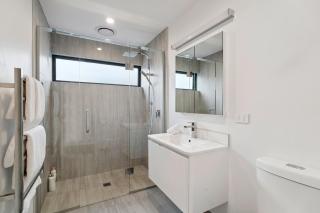 Gorgeous mountain views fabulous family house quiet neighbourhood - 7