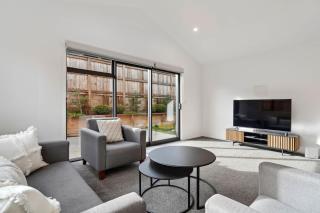 Gorgeous mountain views fabulous family house quiet neighbourhood - 6