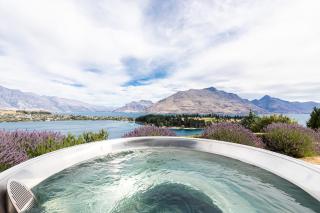 Wakatipu Gem Charming Lakehouse with Hot Tub - 8