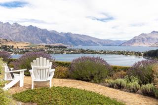 Wakatipu Gem Charming Lakehouse with Hot Tub - 2