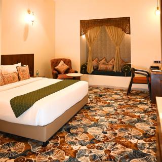 Kadamb Kuteer Hotel and Resort - 9
