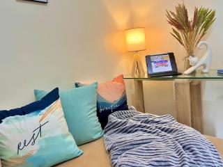 1 Bedroom Condo Unit Near SM City Sucat and NAIA Terminal - 1