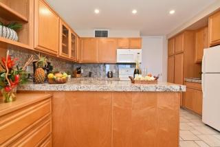 Maui Kai 206 · MK 206 Updated OceanFront Studio w Pool AC Views - 6