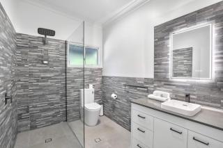 Amity Waterfront Cabins - Cardhu - 1