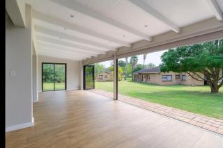 Tranquil Lake Escape - Modern Comfort & Nature - 1