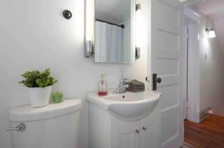 Westport Plaza Stay 2BR Cozy Escape - 9