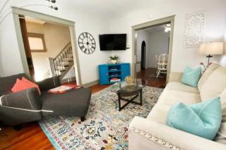 Westport Plaza Stay 2BR Cozy Escape - 8