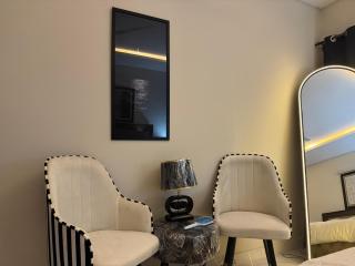 Cozy 1BKH Luxury Apartment - 1