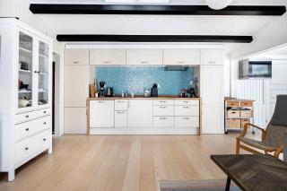 Lovely Bright Summer House Close To The Beach - 3