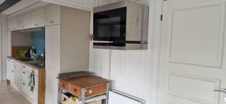 Lovely Bright Summer House Close To The Beach - 1