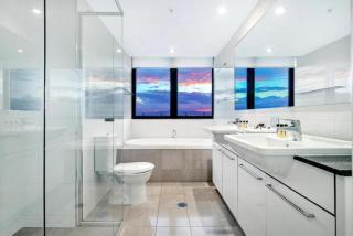 Sierra Broadbeach Apartments - Hosted by Coastal Letting Co. - 1